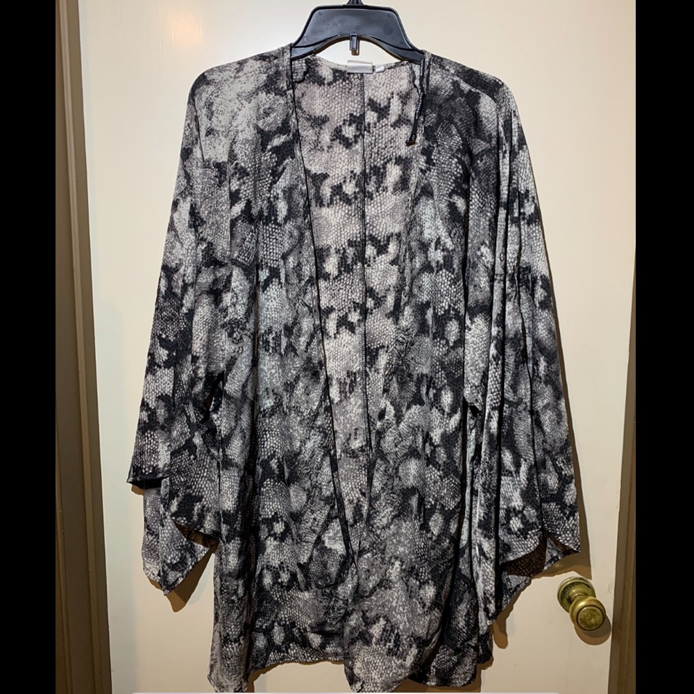 Snake print kimono